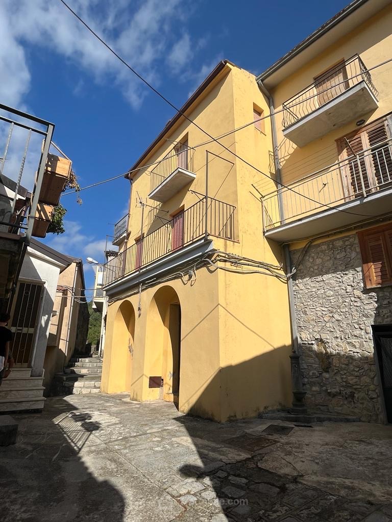 Anteprima 11