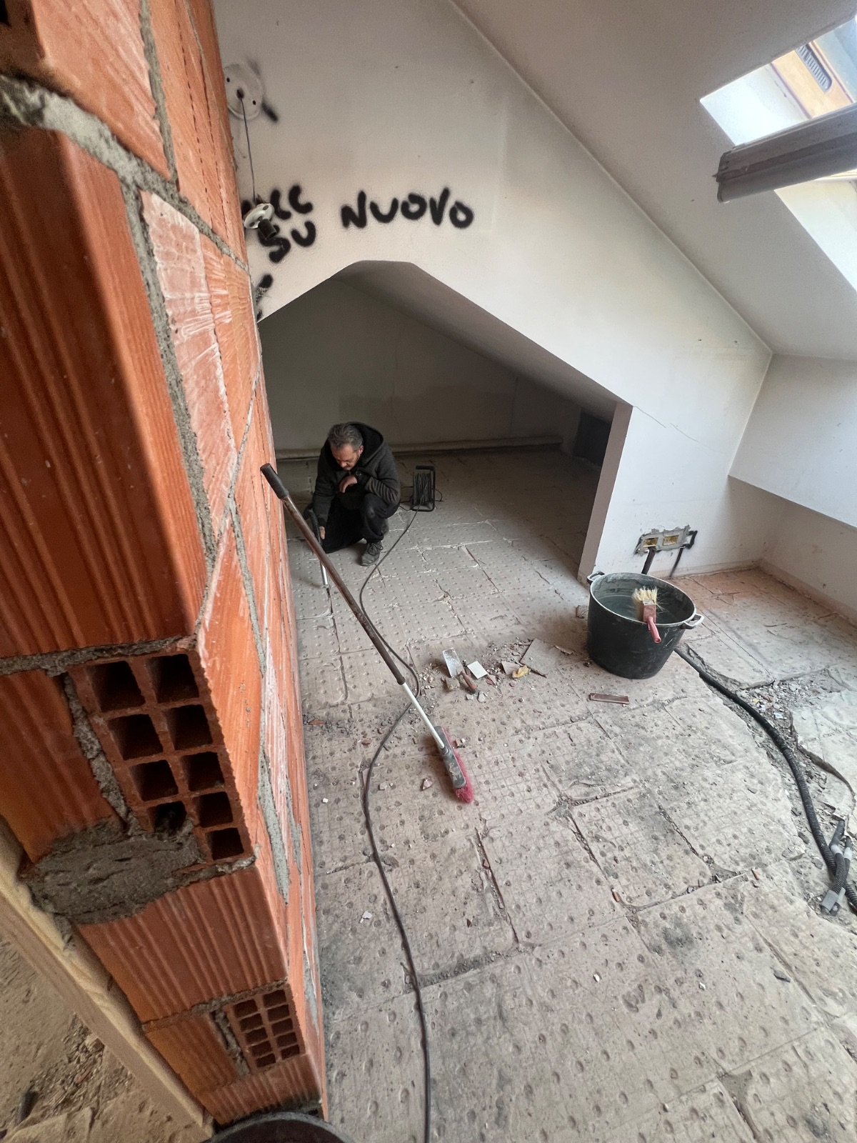 Anteprima 10