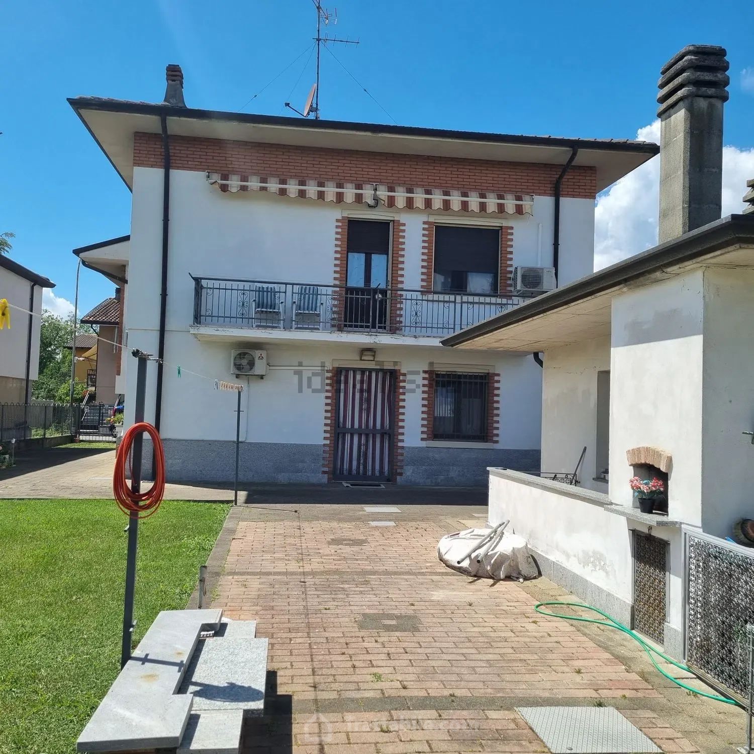Anteprima 6