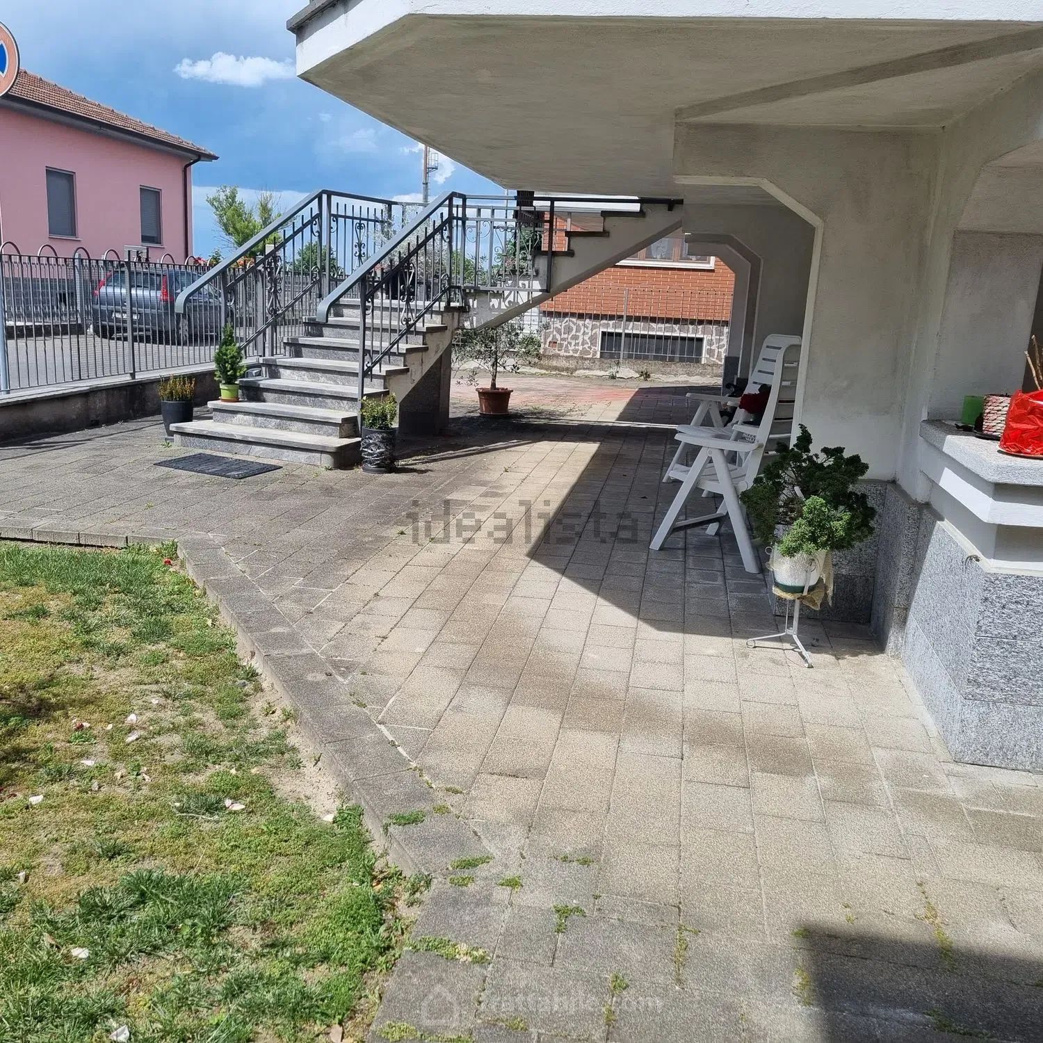Anteprima 12