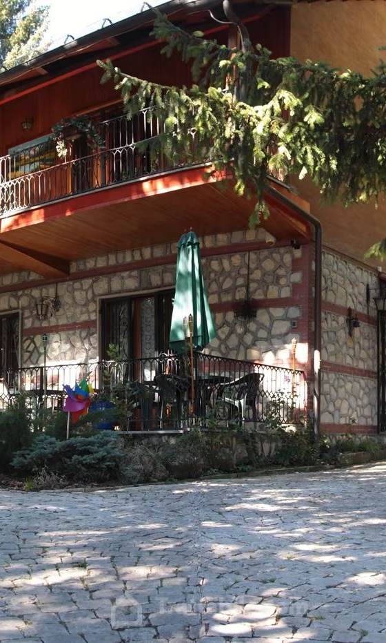 Vendesi nel Parco Nazionale d'Abruzzo elegante ed avviato b & b funzionante
